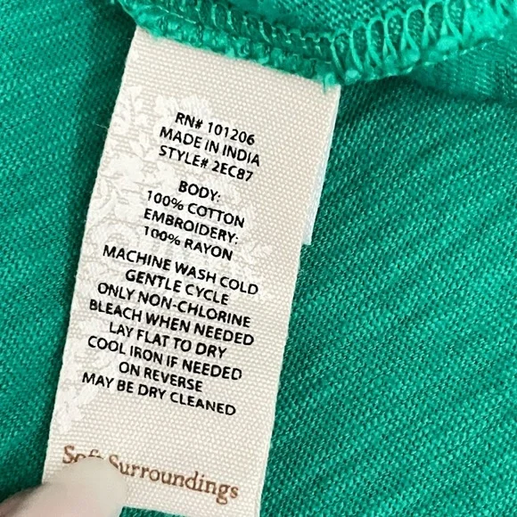 SOFT SURROUNDINGS Passion Flower Sequin Tee Parakeet large - Picture 8 of 8